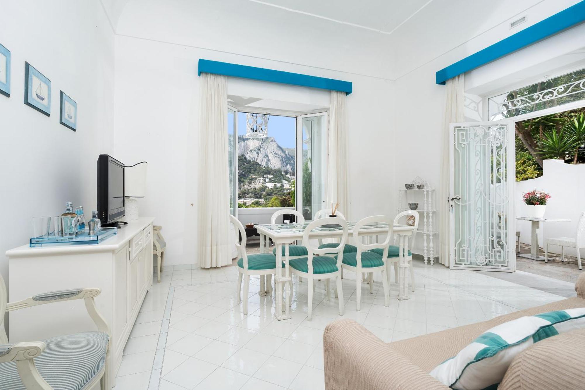 Villa Mariuccia กาปรี ภายนอก รูปภาพ
