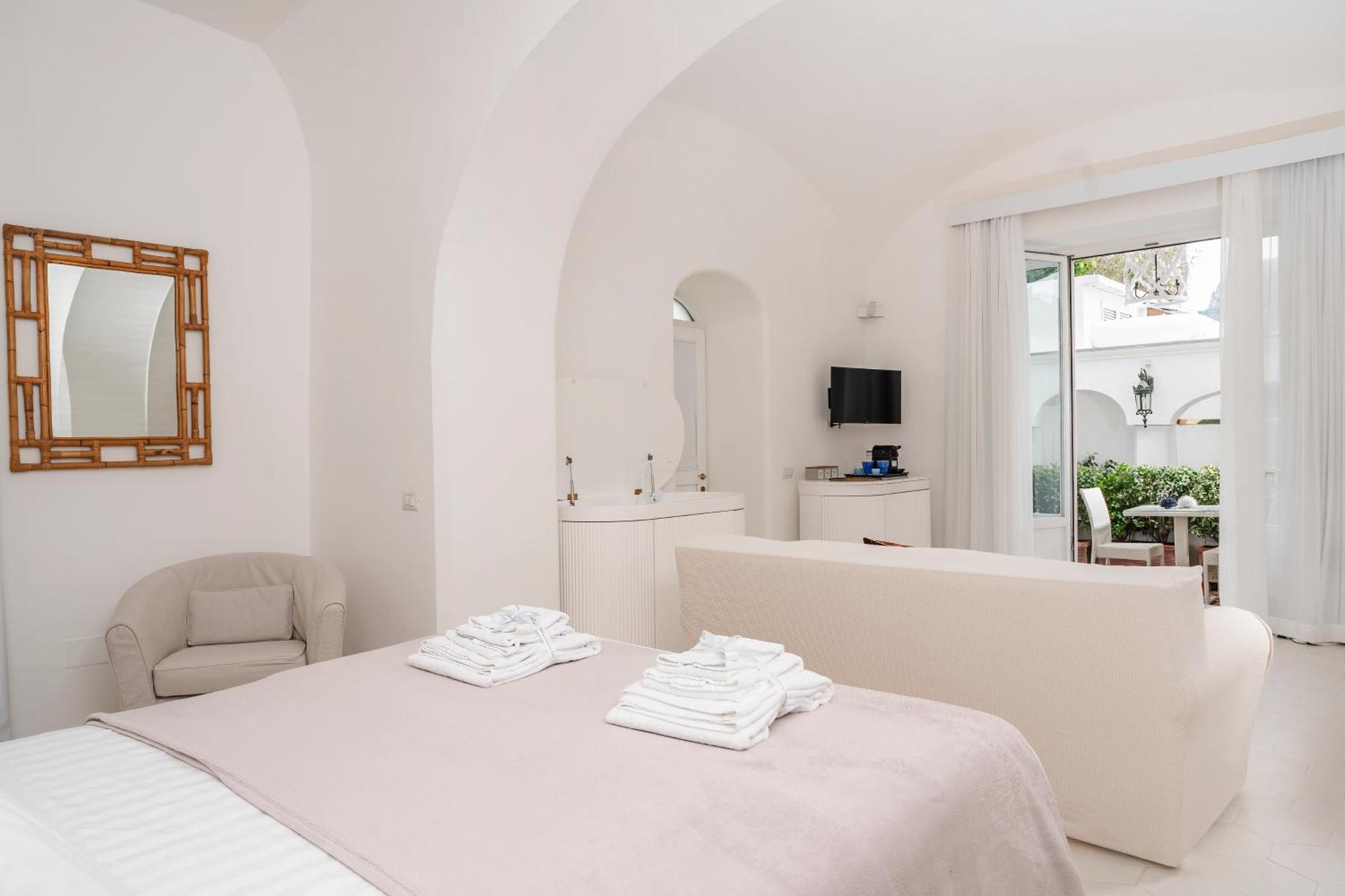 Villa Mariuccia กาปรี ภายนอก รูปภาพ