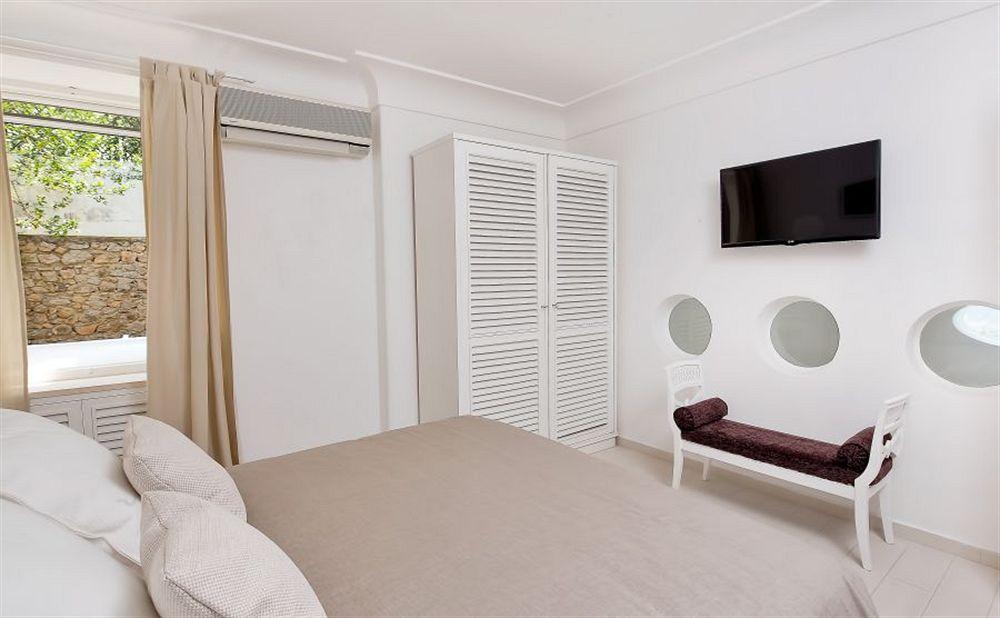 Villa Mariuccia กาปรี ภายนอก รูปภาพ