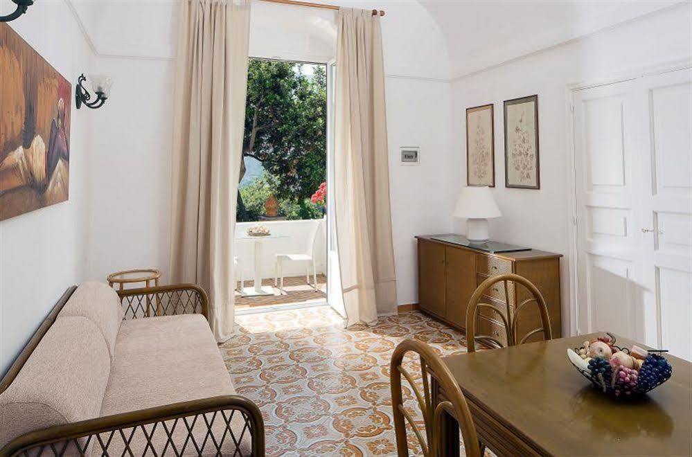 Villa Mariuccia กาปรี ภายนอก รูปภาพ